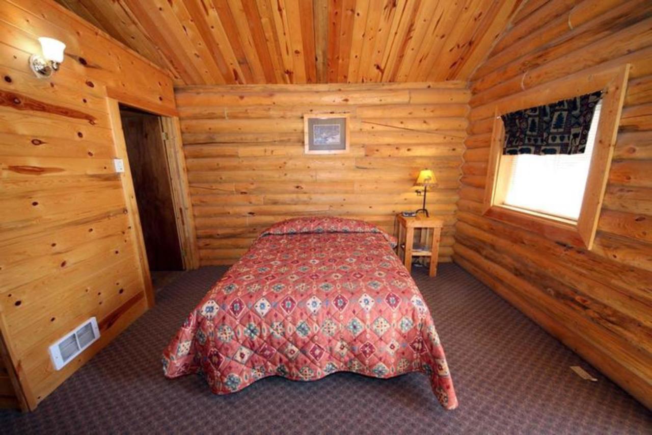 Bear Country Cabin #2 Hotel Saint Charles Luaran gambar